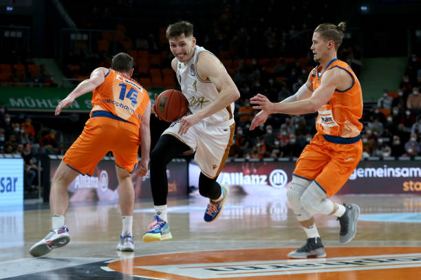 利用自己雷 利用自己雷