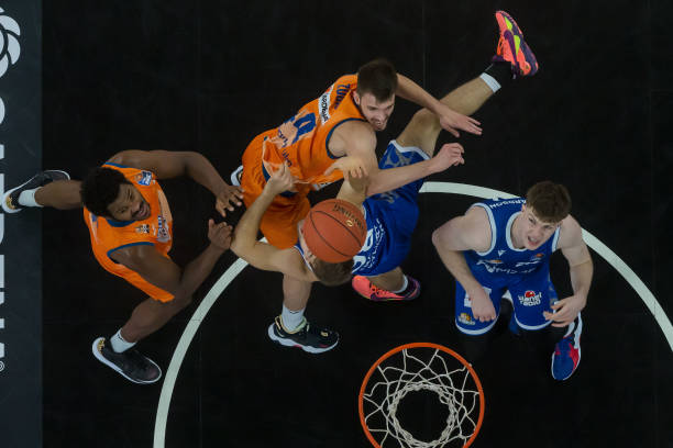 莫塔口中的 莫塔口中的